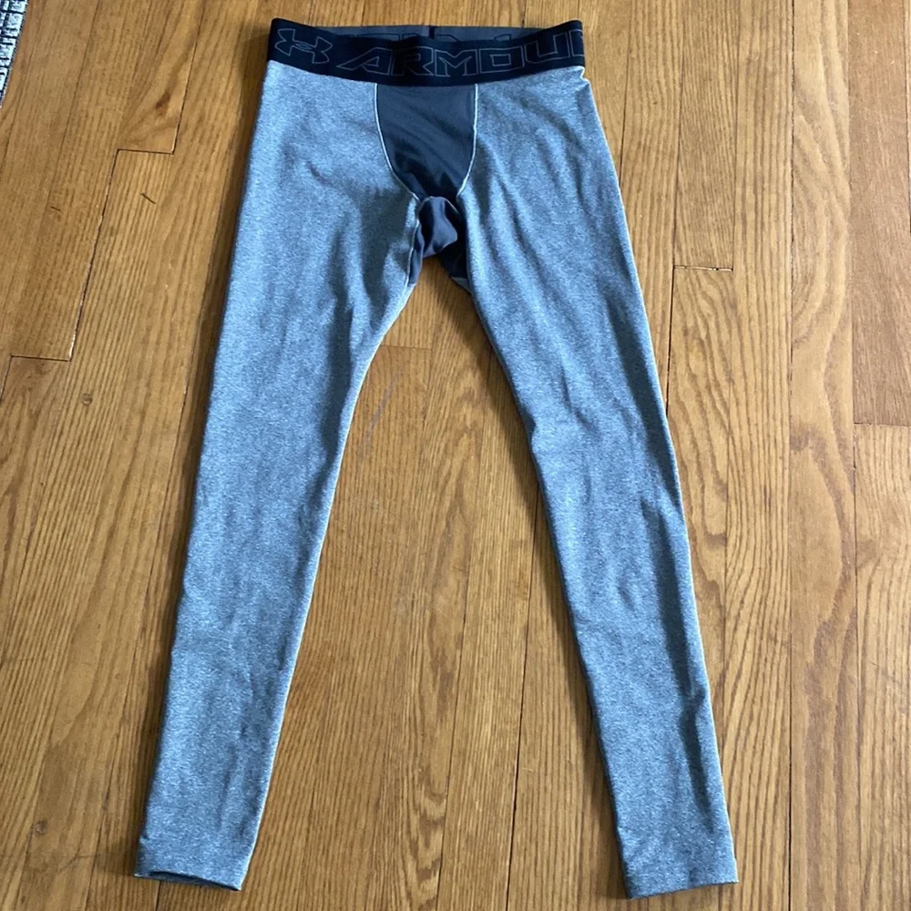 Under Armour layering tights - Picture 2 of 5